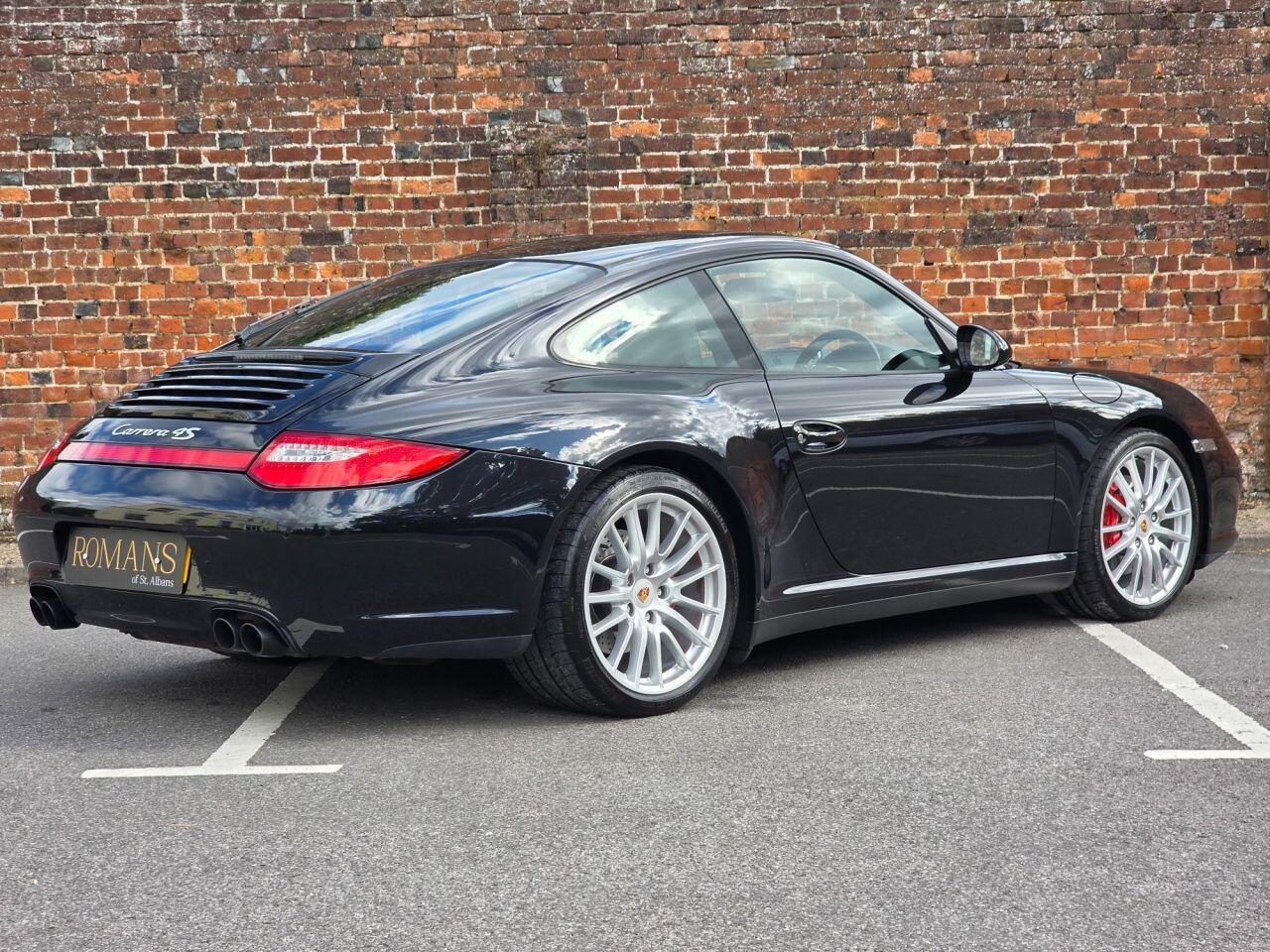 Porsche 911 view 30