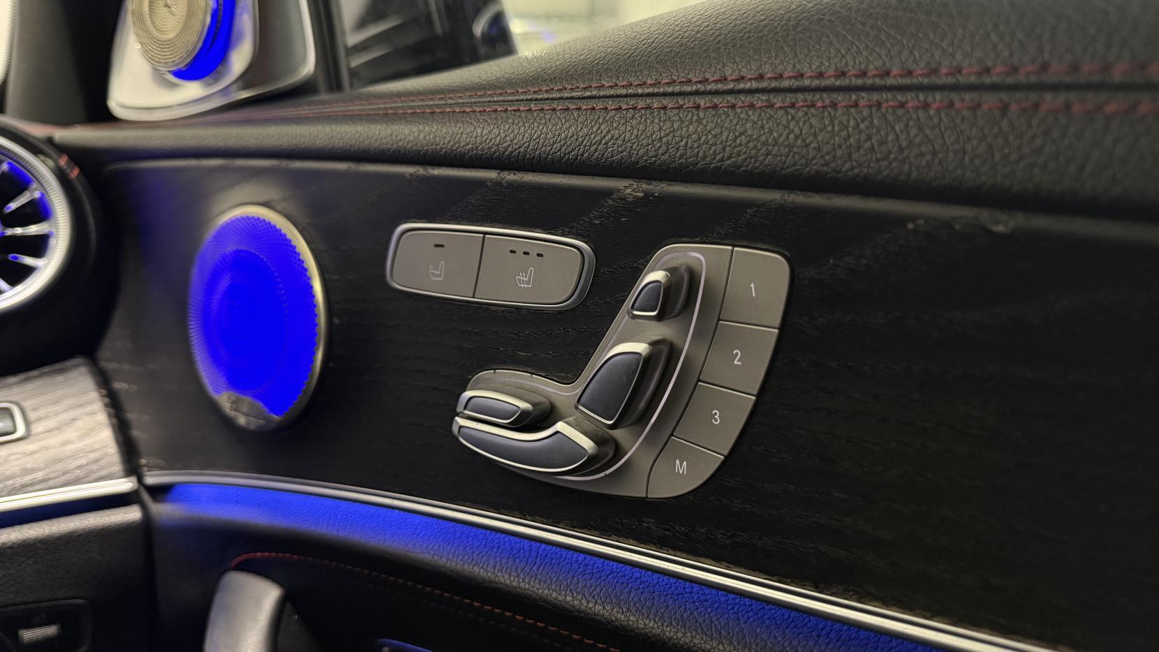 Mercedes-Benz E Class view 30