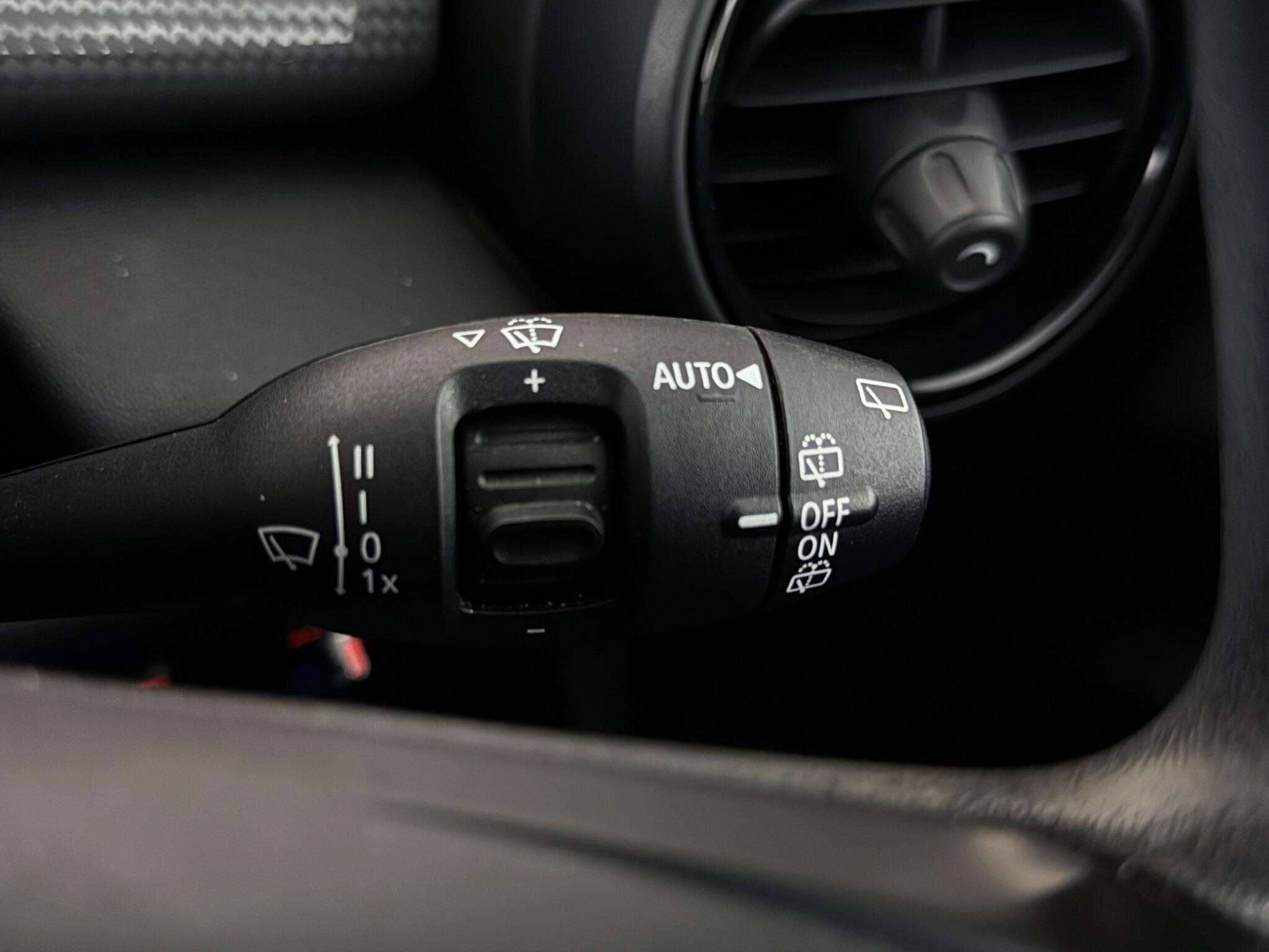 Mini Hatch view 18