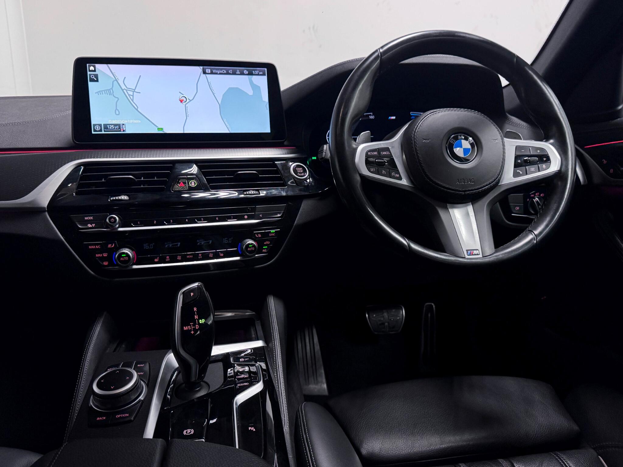 BMW 5 Series view 13
