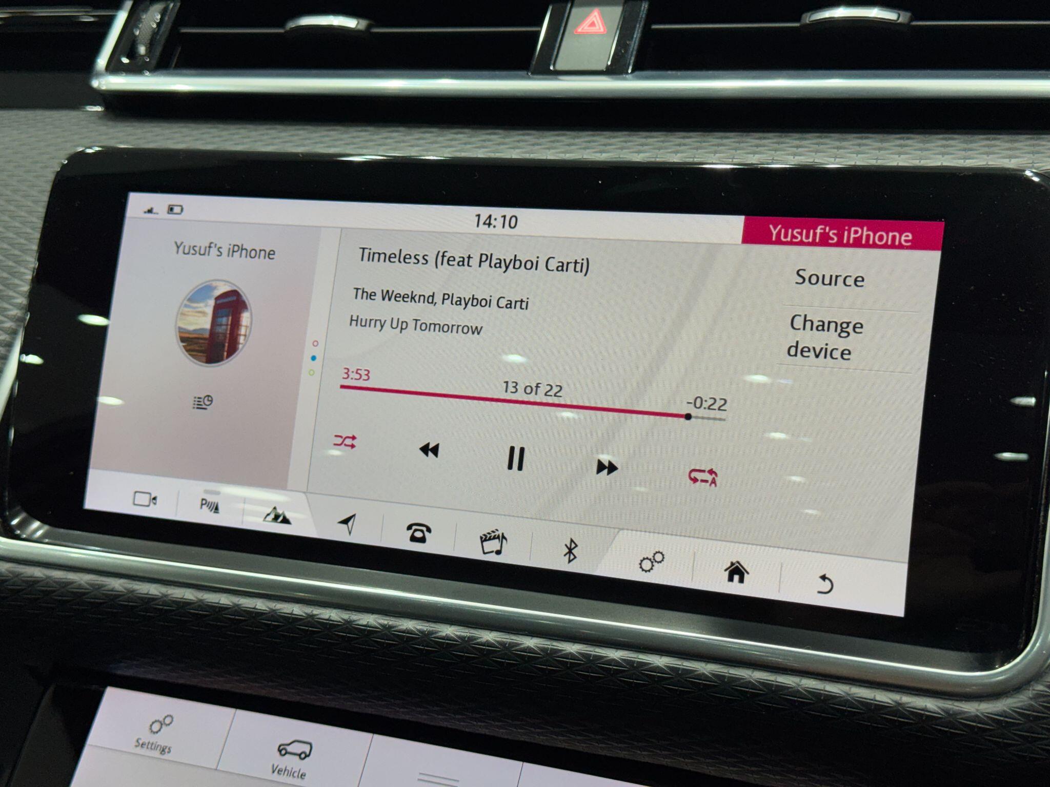 Land Rover Range Rover Velar view 27