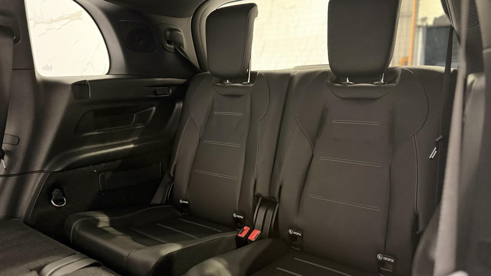Mercedes-Benz GLB view 14