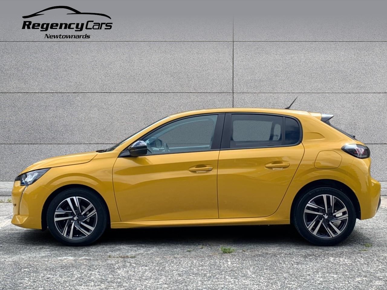 Peugeot 208 view 5