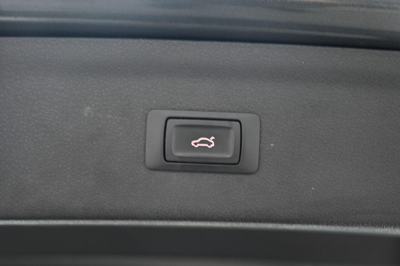 Audi Q3 view 38
