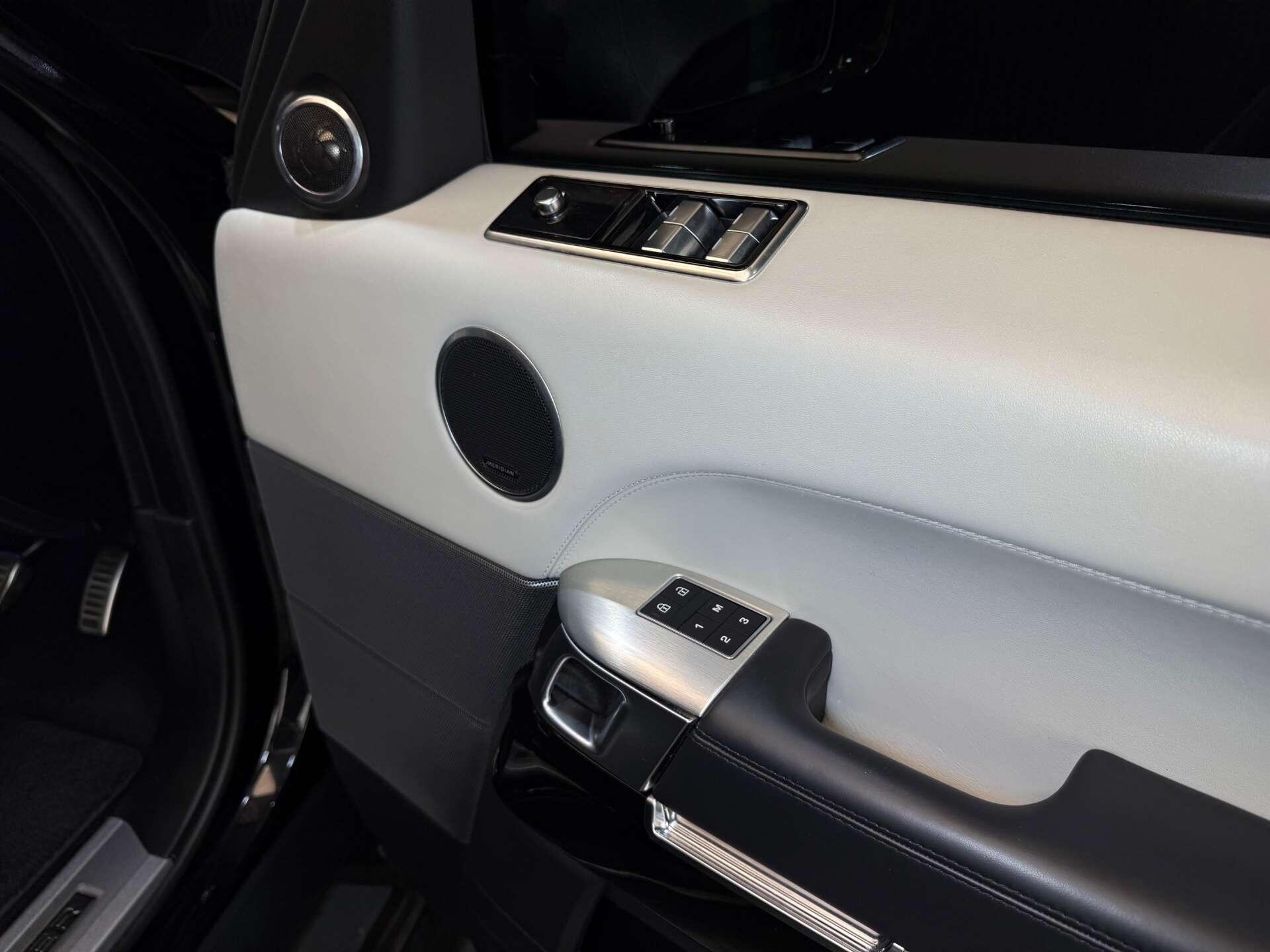 Land Rover Range Rover Sport view 32