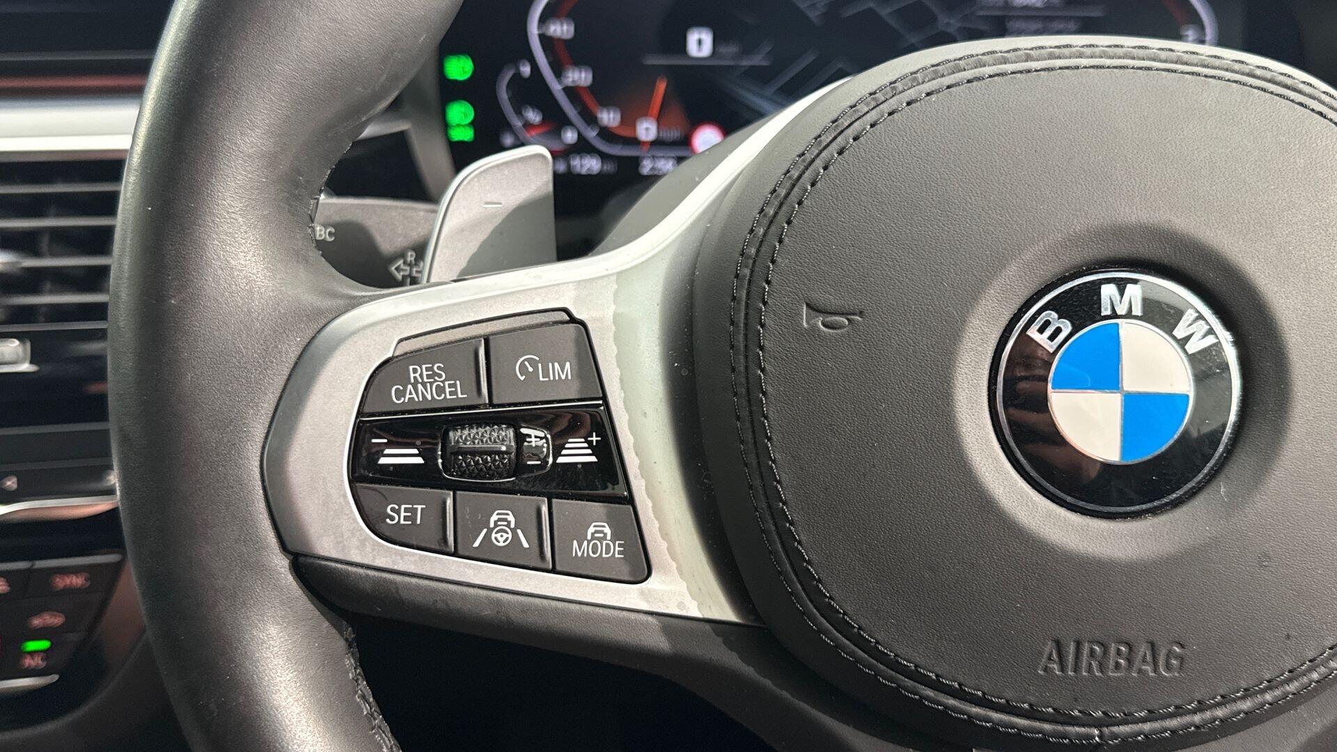 BMW 5 Series view 17
