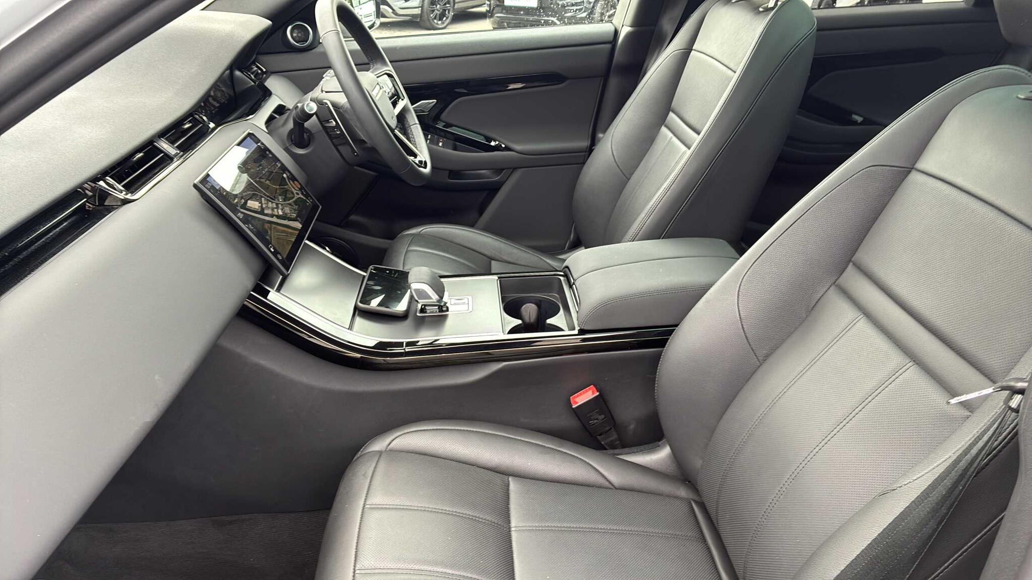 Land Rover Range Rover Evoque view 3