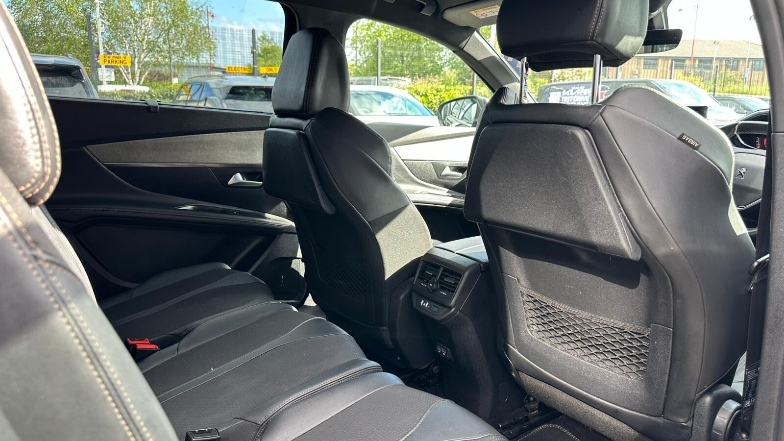Peugeot 5008 view 16