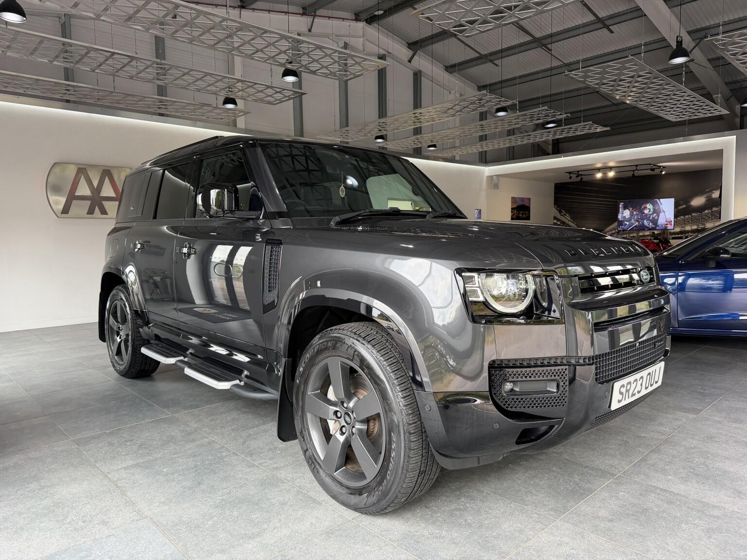 Land Rover Defender 110 view 64