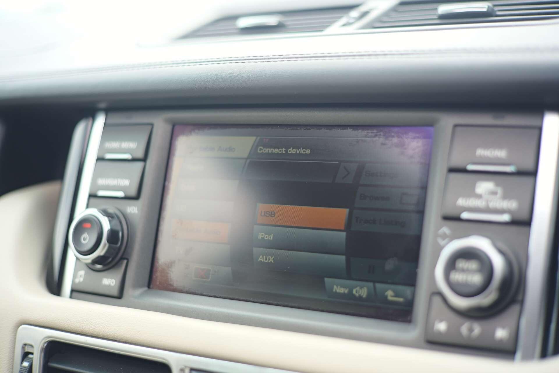Land Rover Range Rover view 24