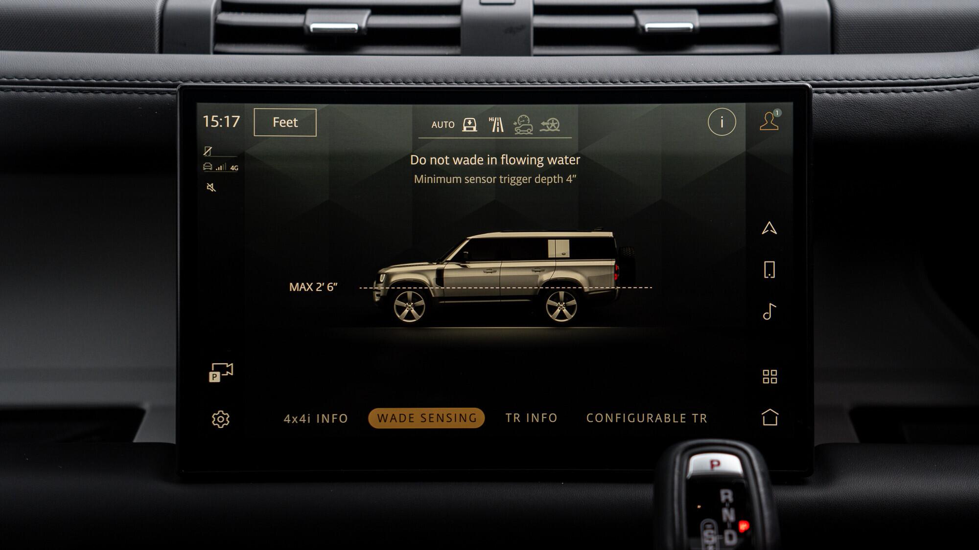 Land Rover Defender view 32