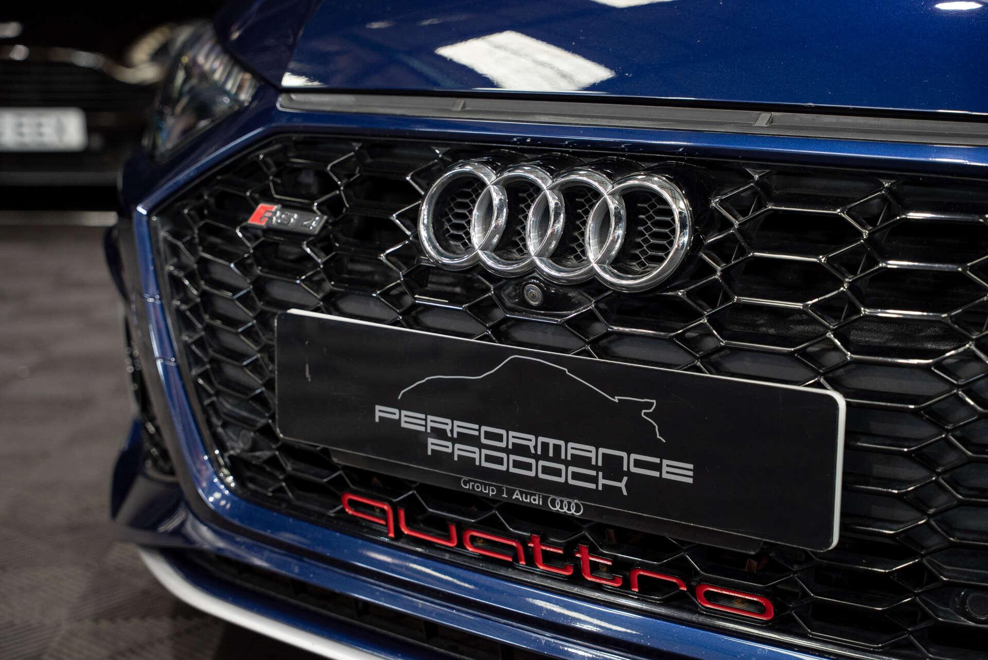 Audi RS4 Avant view 13