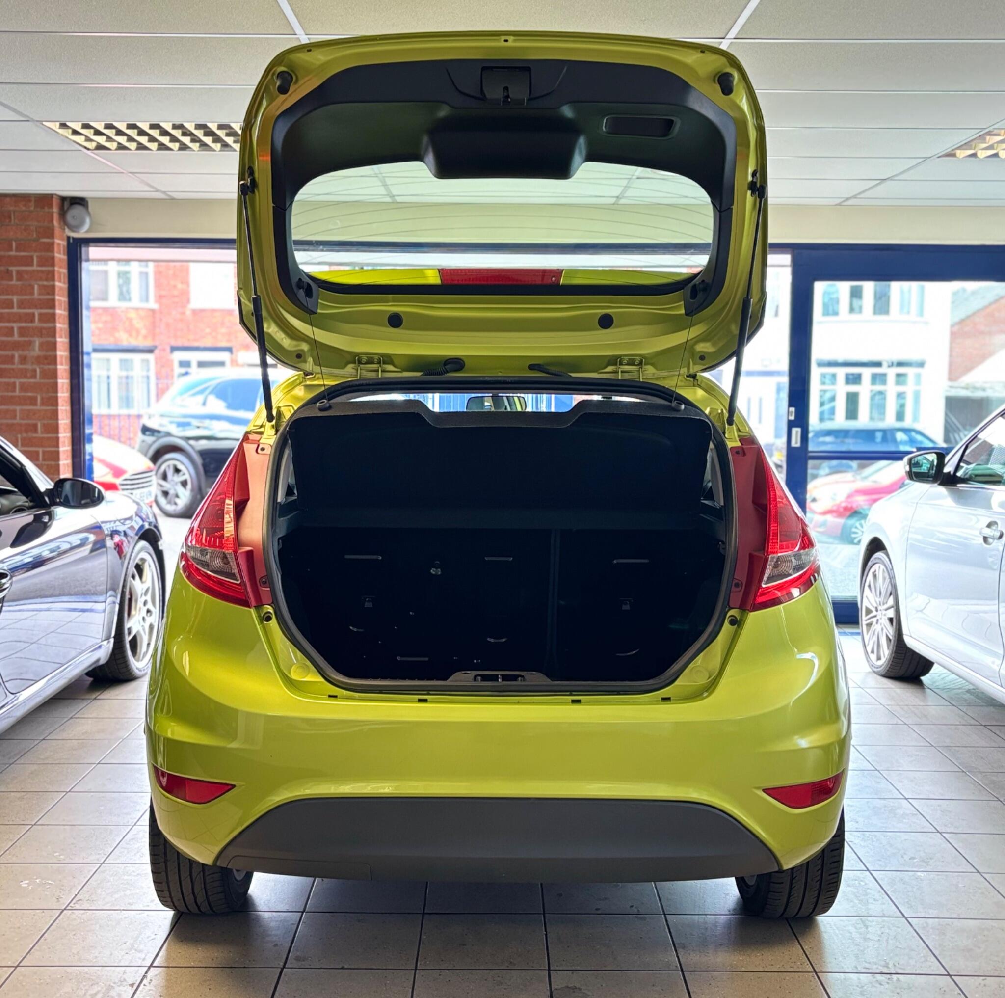 Ford Fiesta view 9