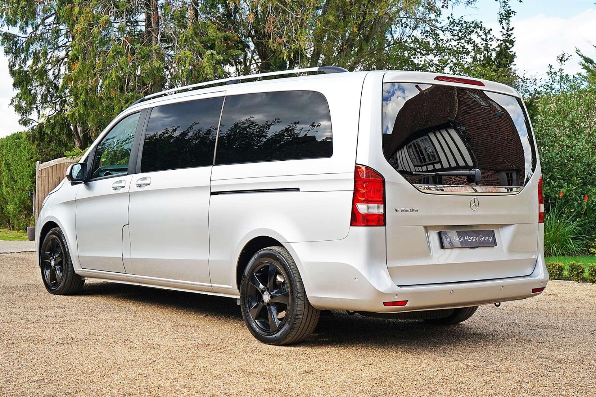 Mercedes-Benz V-Class view 3