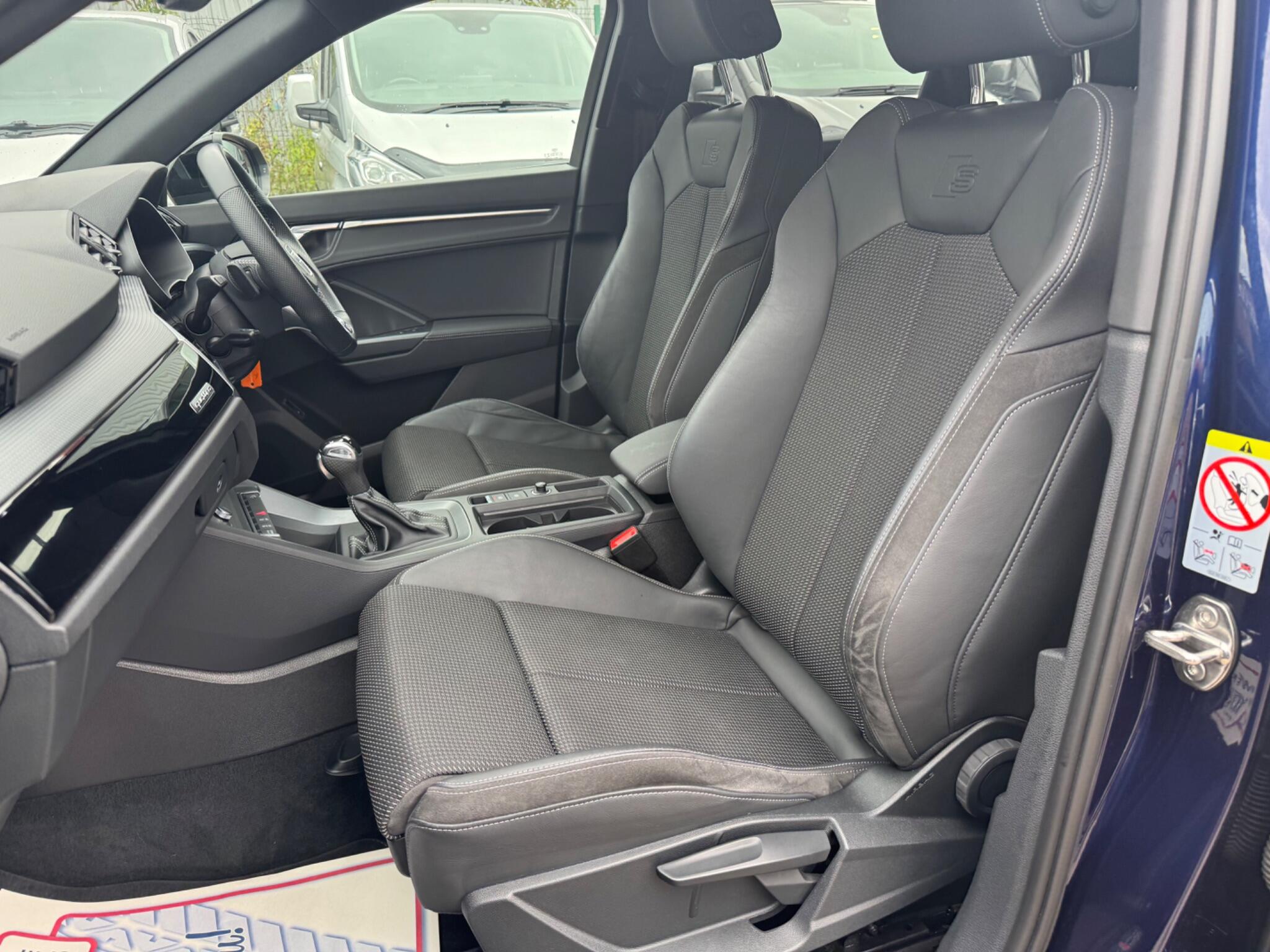 Audi Q3 view 49