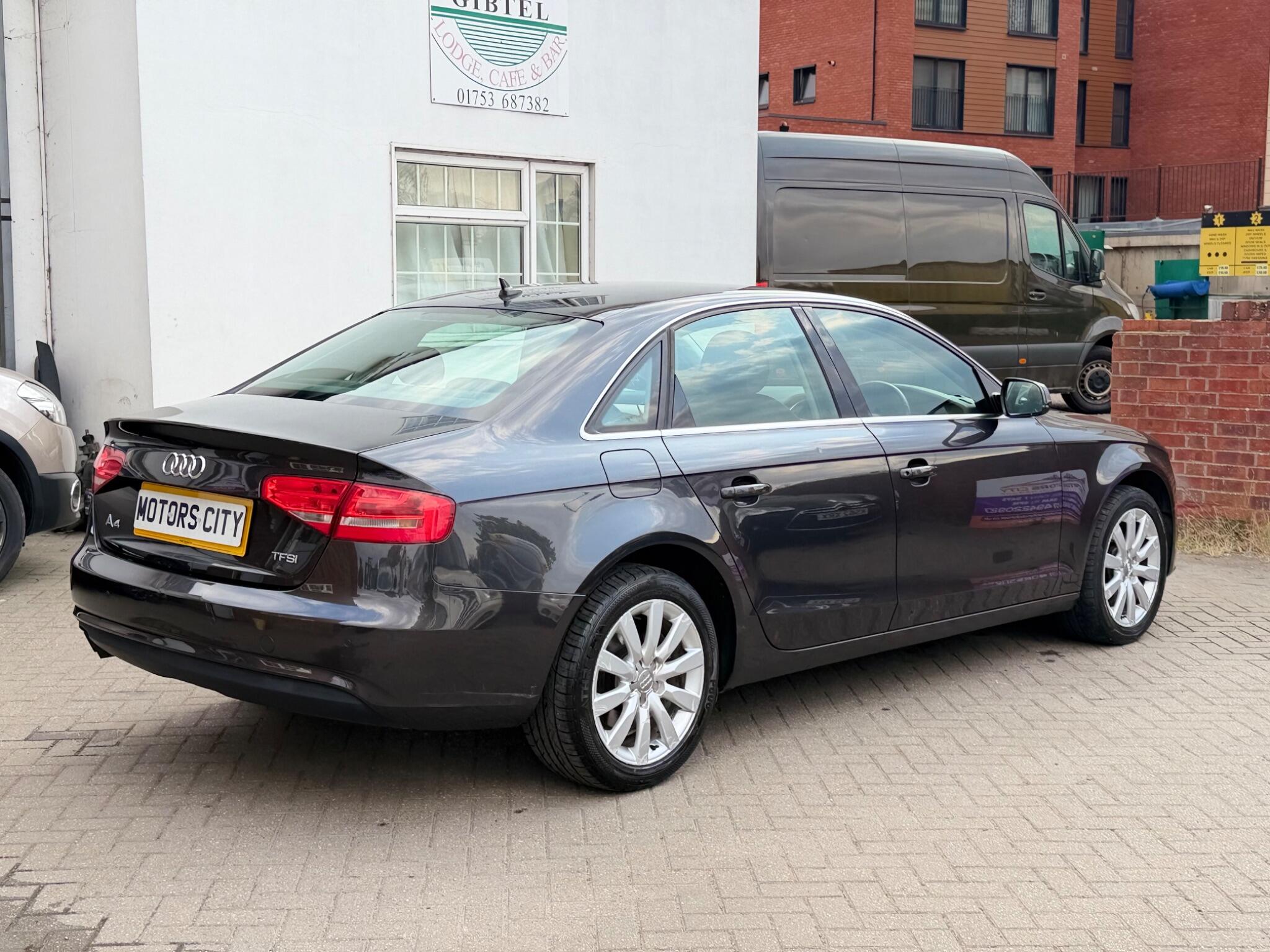 Audi A4 view 10