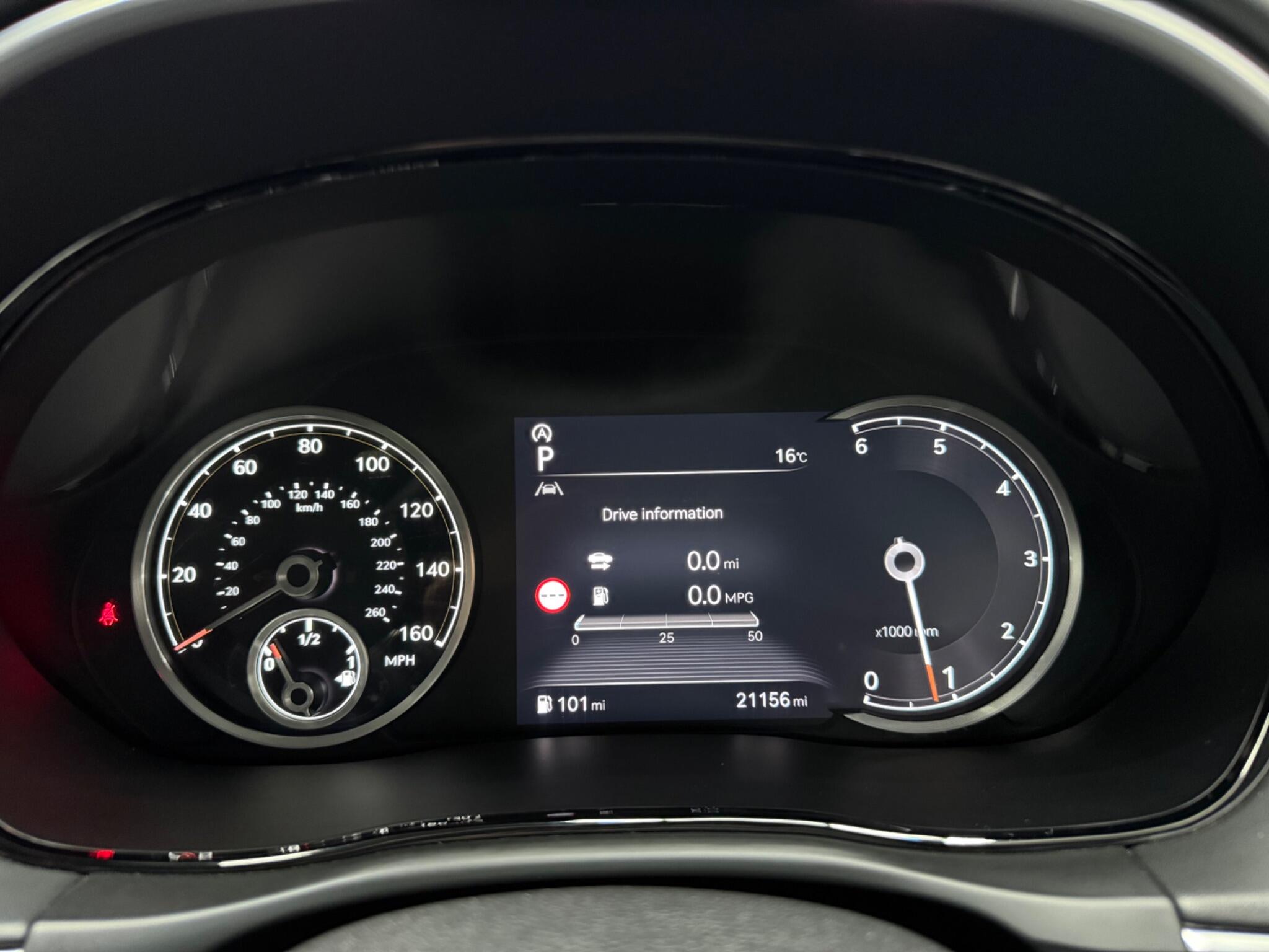 Genesis GV70 view 11