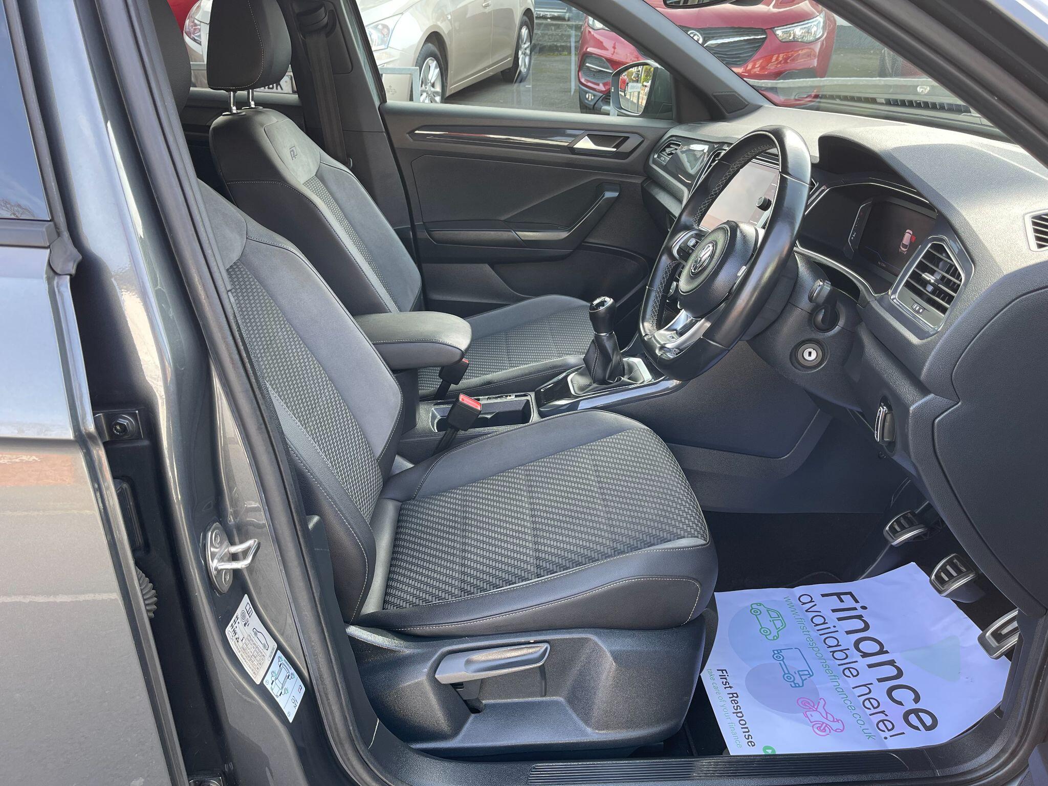 Volkswagen T-Roc view 23