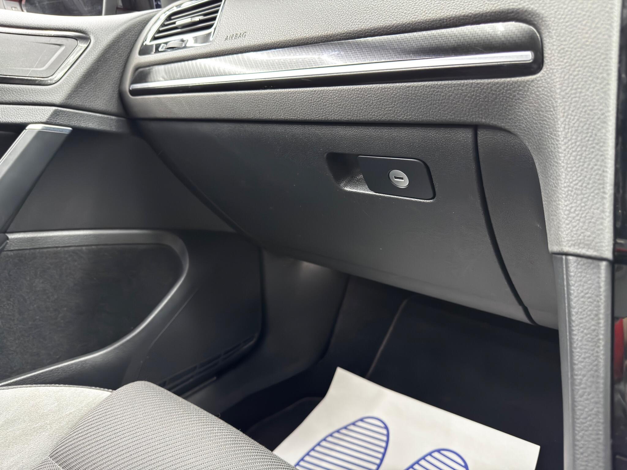 Volkswagen Golf view 36
