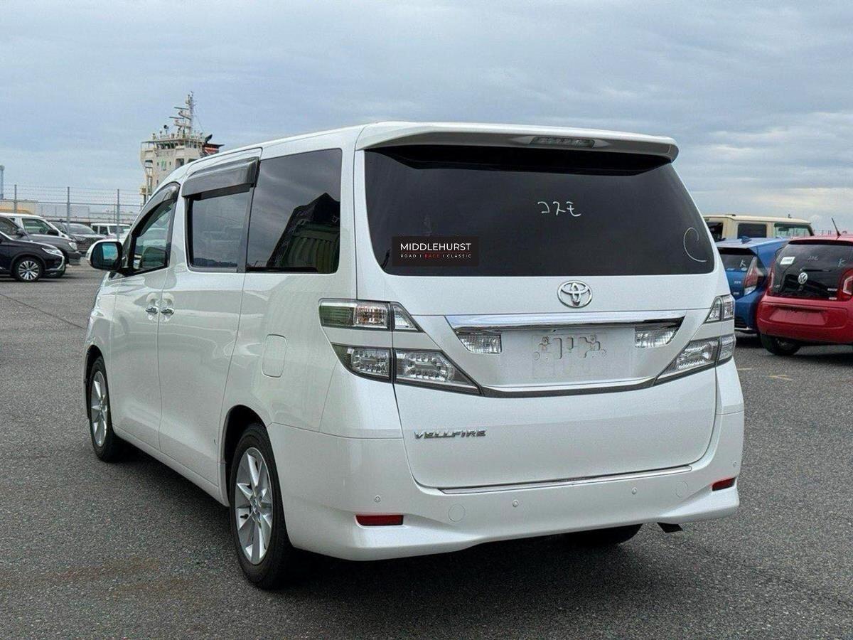 Toyota Vellfire view 2