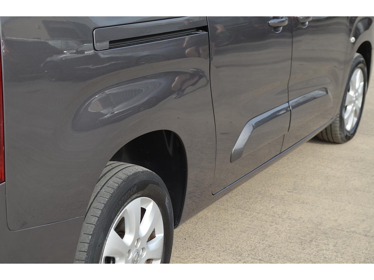 Vauxhall Combo Life view 45