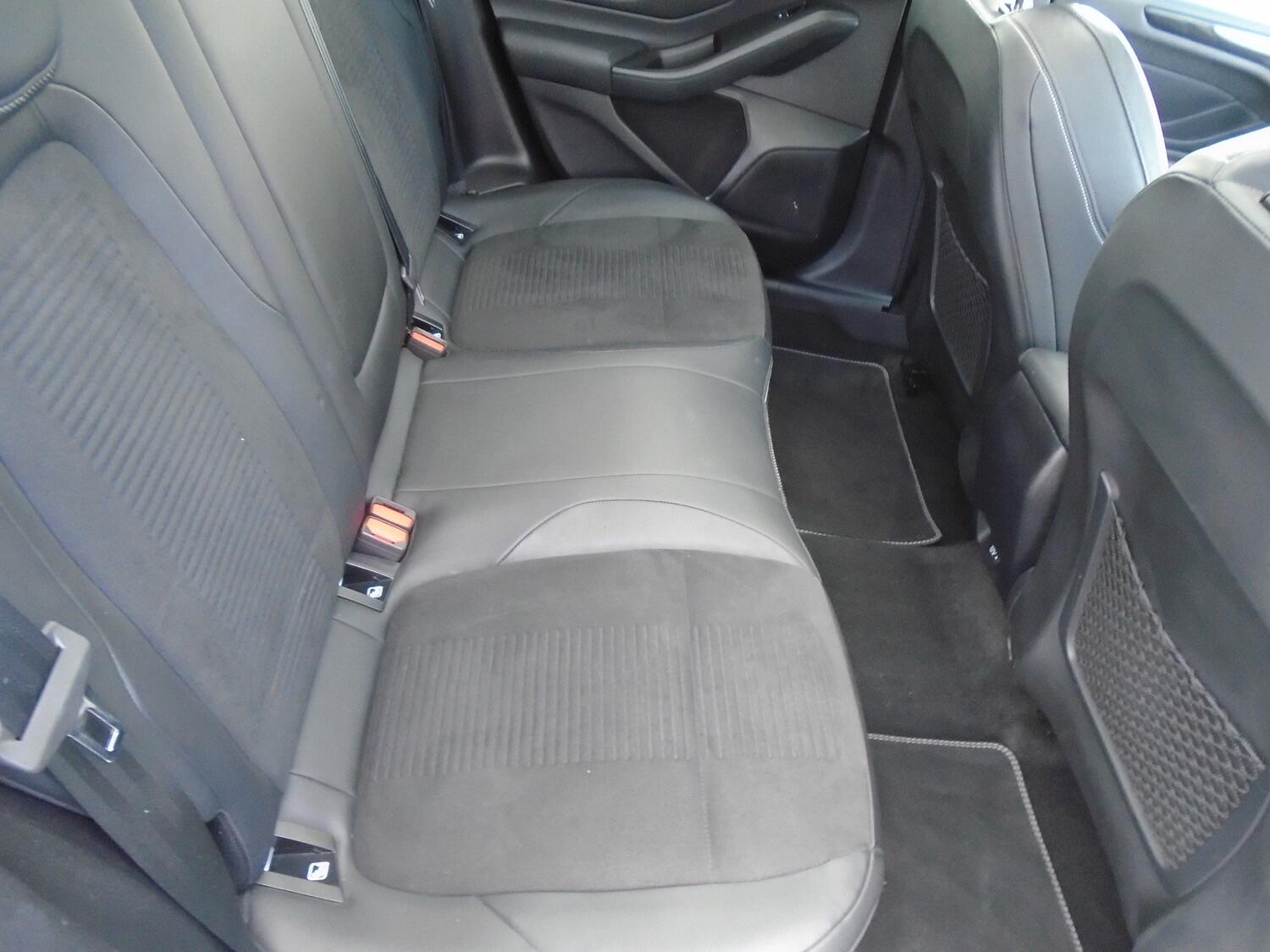 Ford Focus view 10