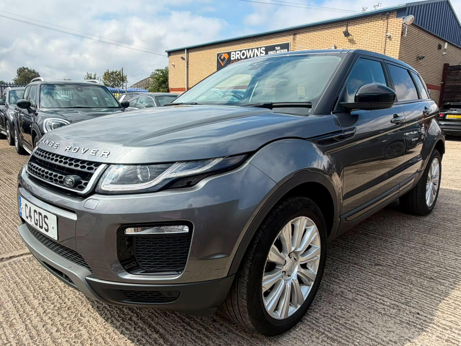 Land Rover Range Rover Evoque view 3