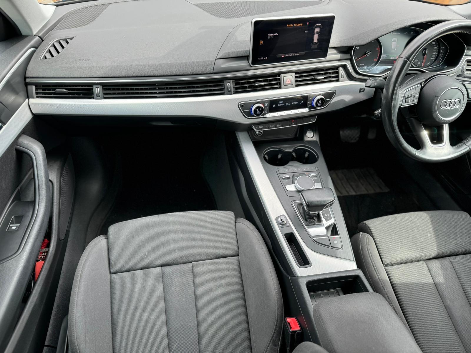 Audi A4 view 14