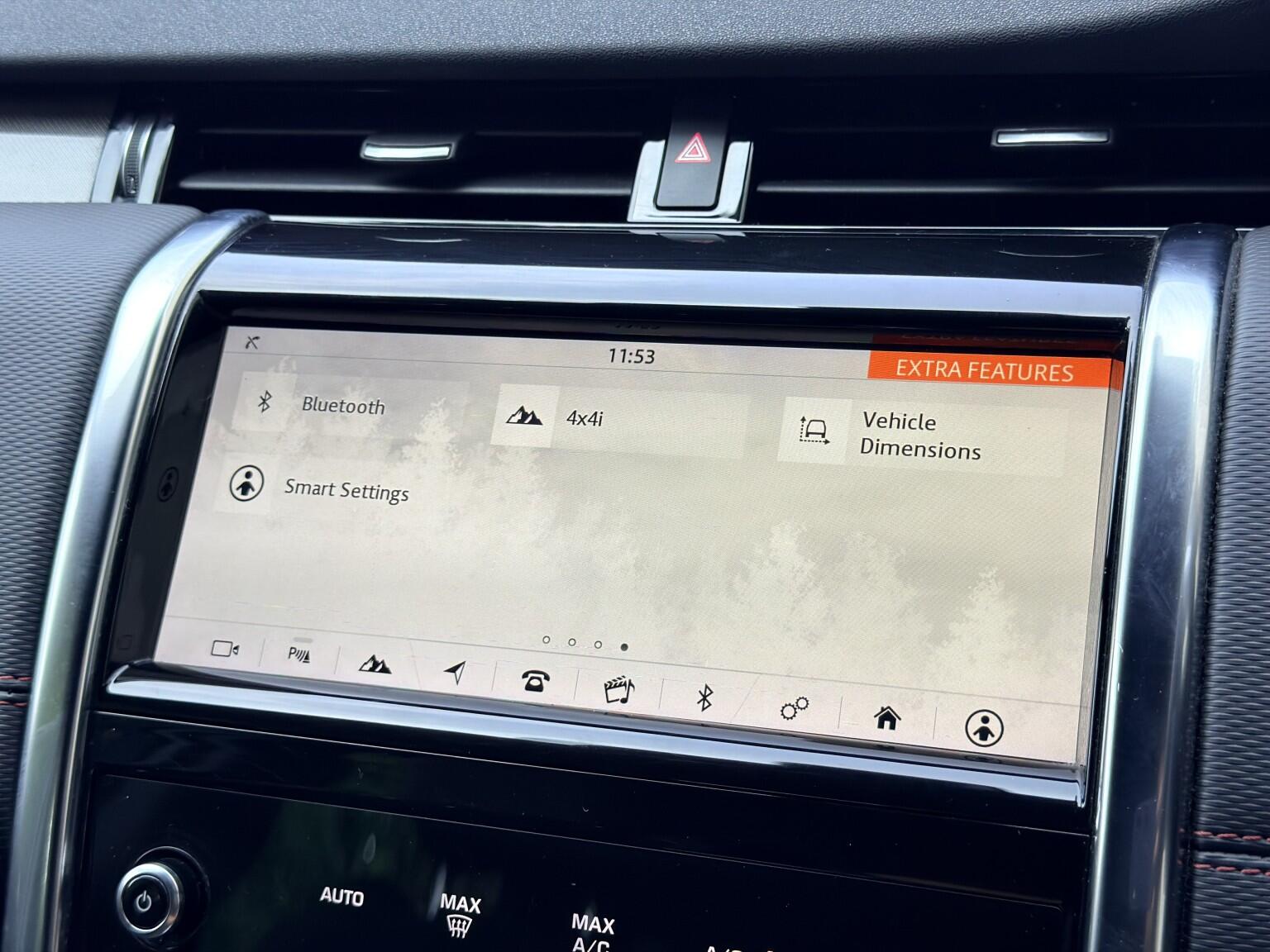 Land Rover Discovery Sport view 18