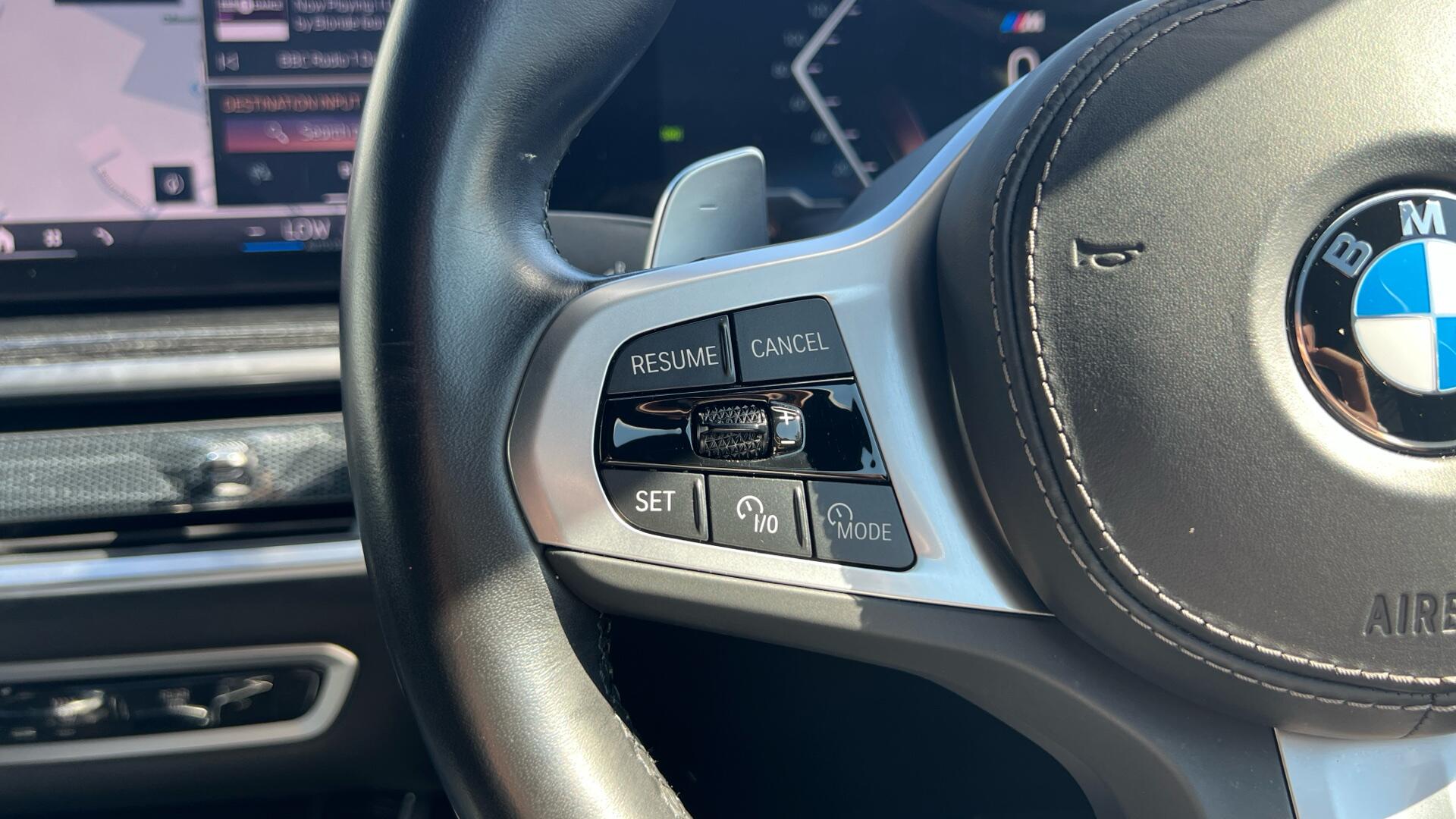 BMW X7 view 17