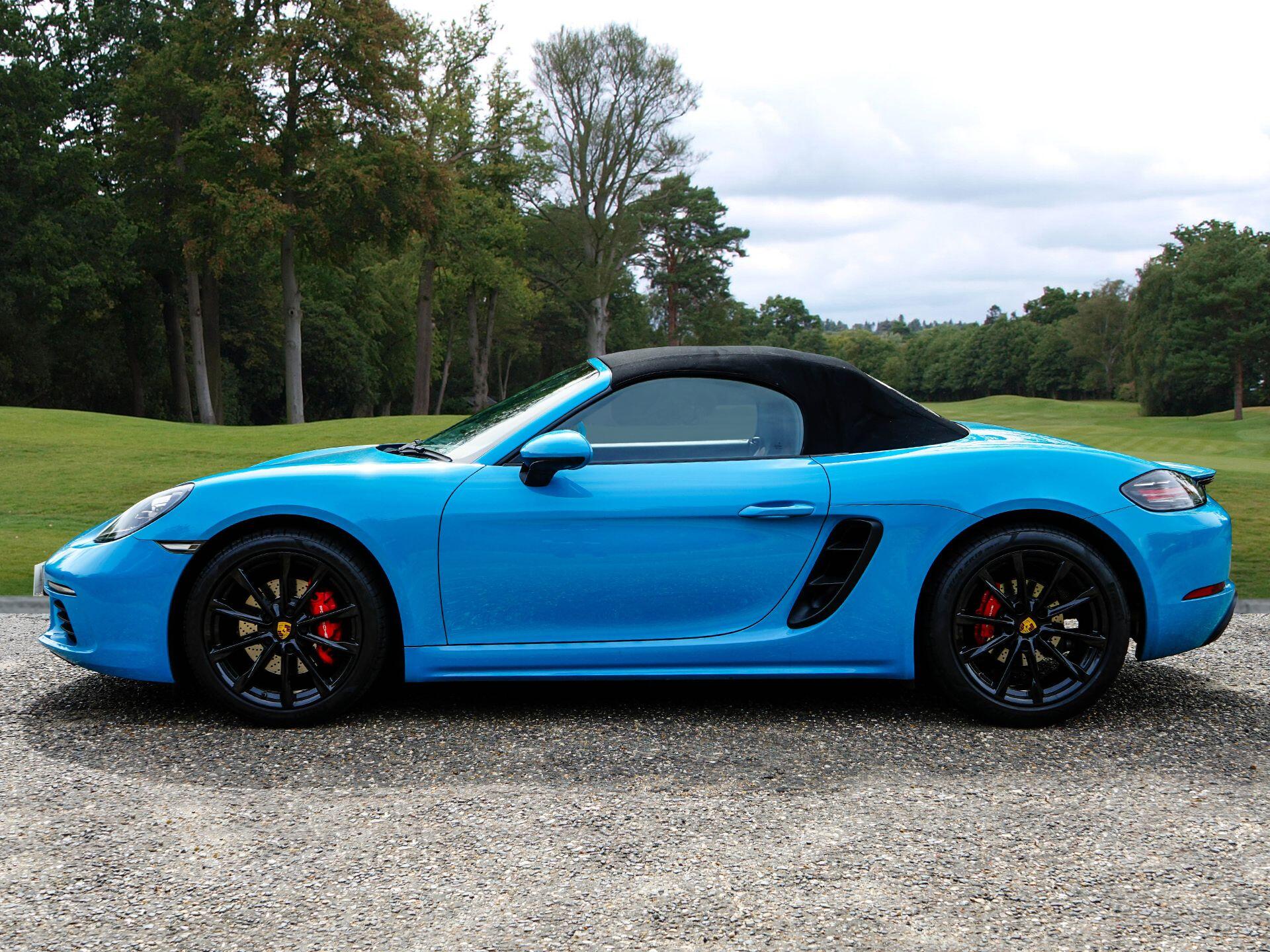 Porsche 718 Boxster view 36
