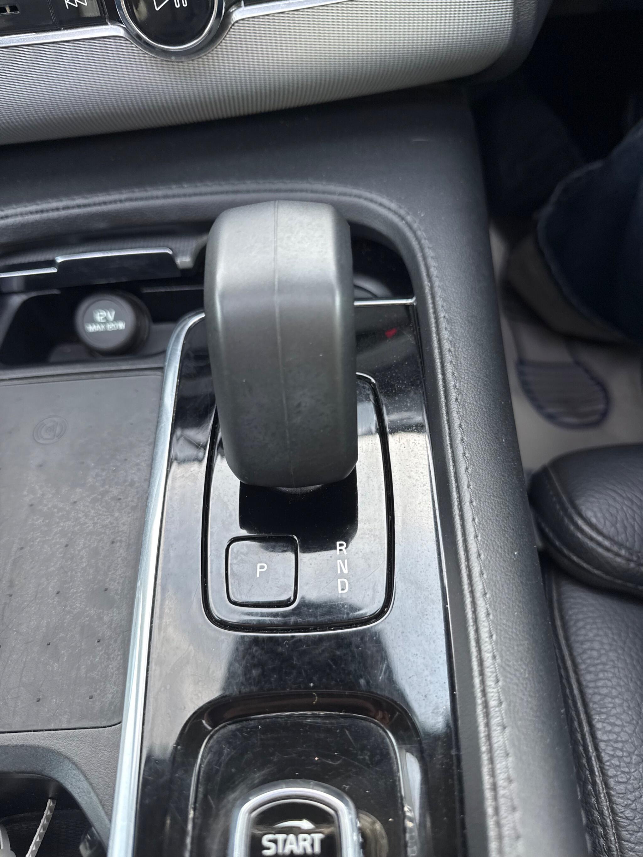 Volvo XC90 view 13