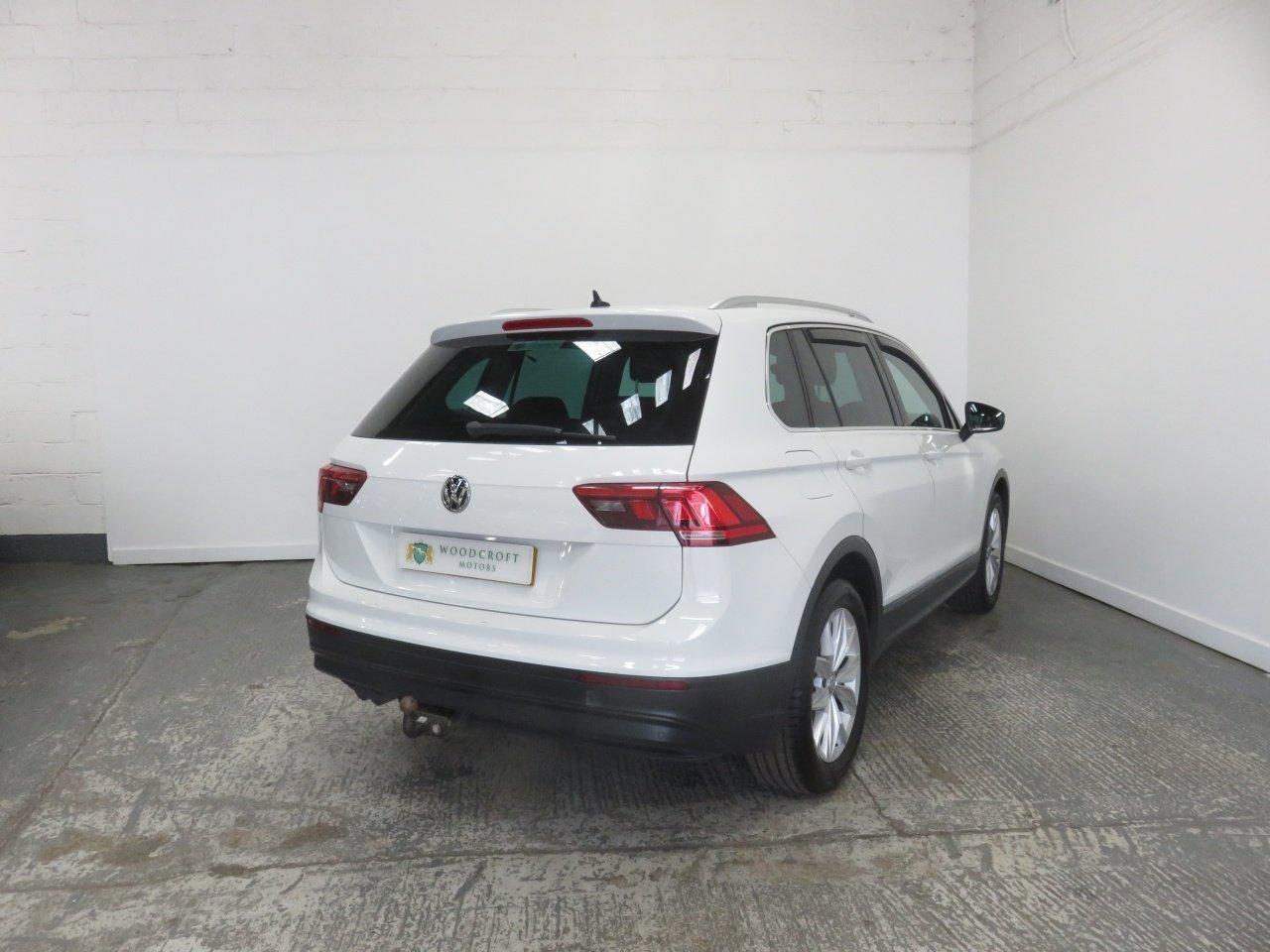 Volkswagen Tiguan view 8
