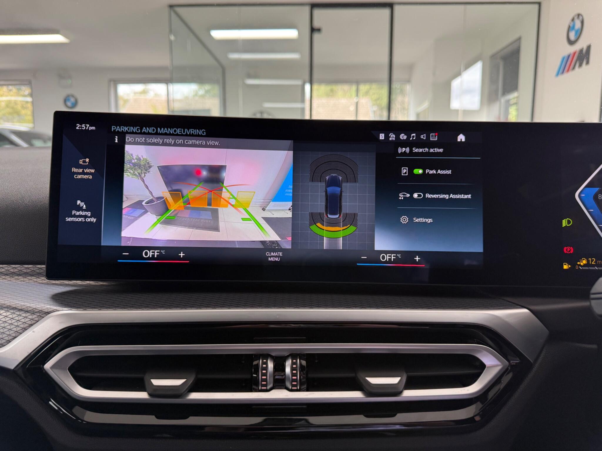 BMW 3 Series view 17