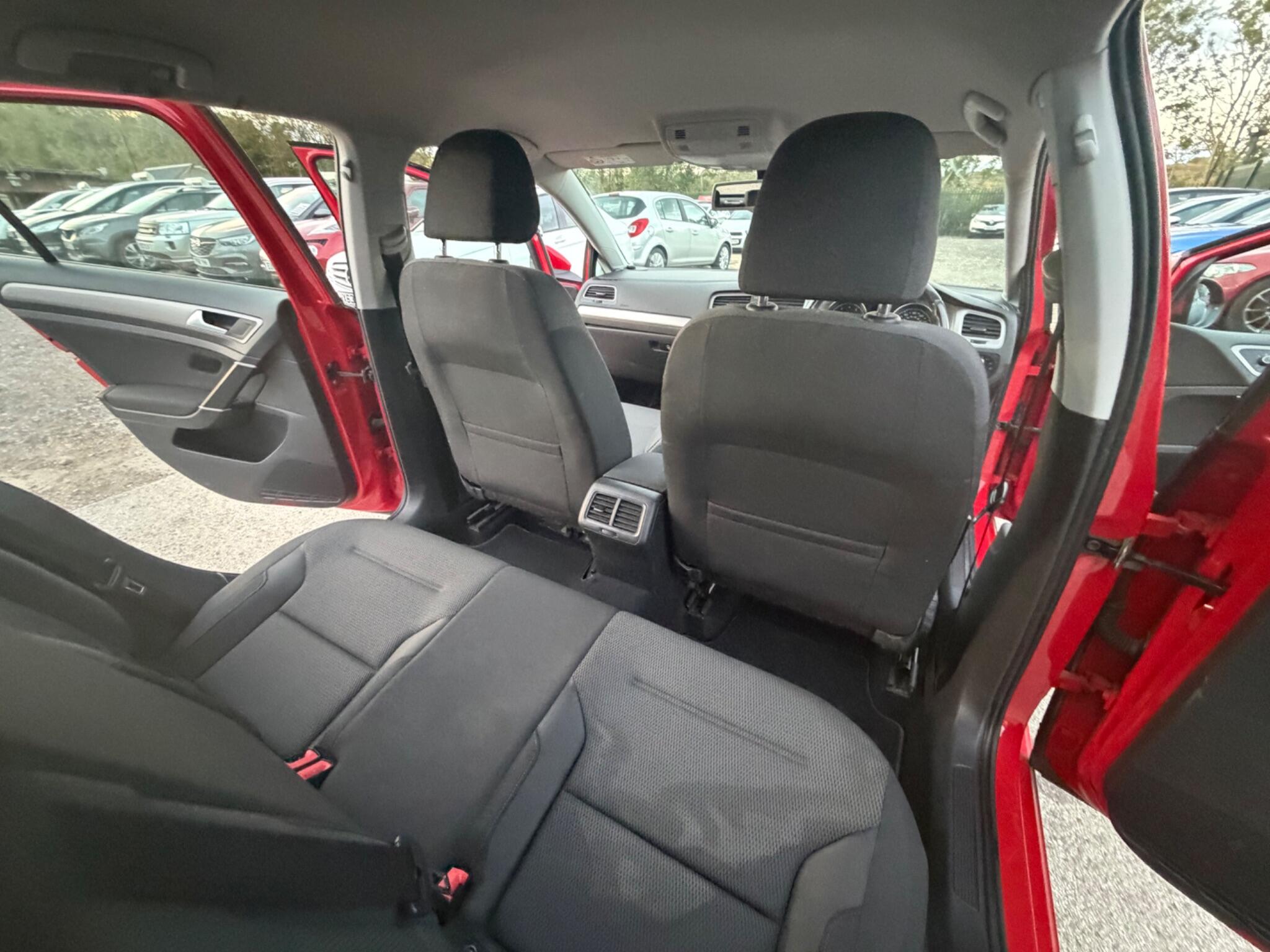 Volkswagen Golf view 35