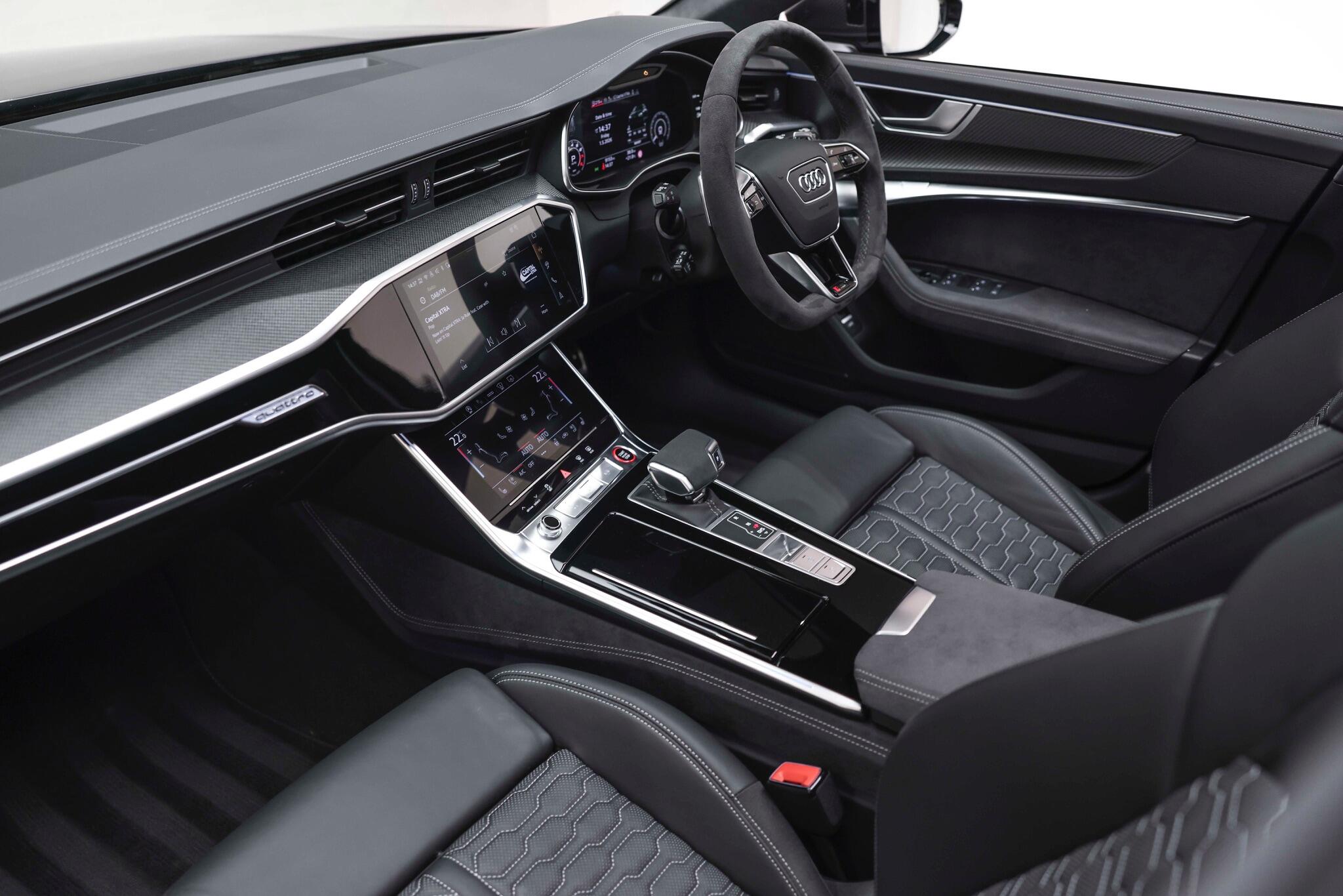 Audi RS6 Avant view 46