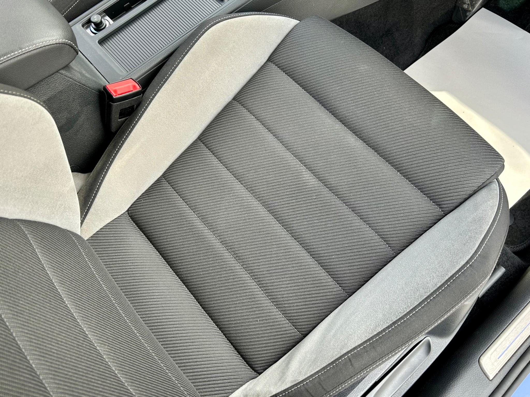 Volkswagen Golf view 19