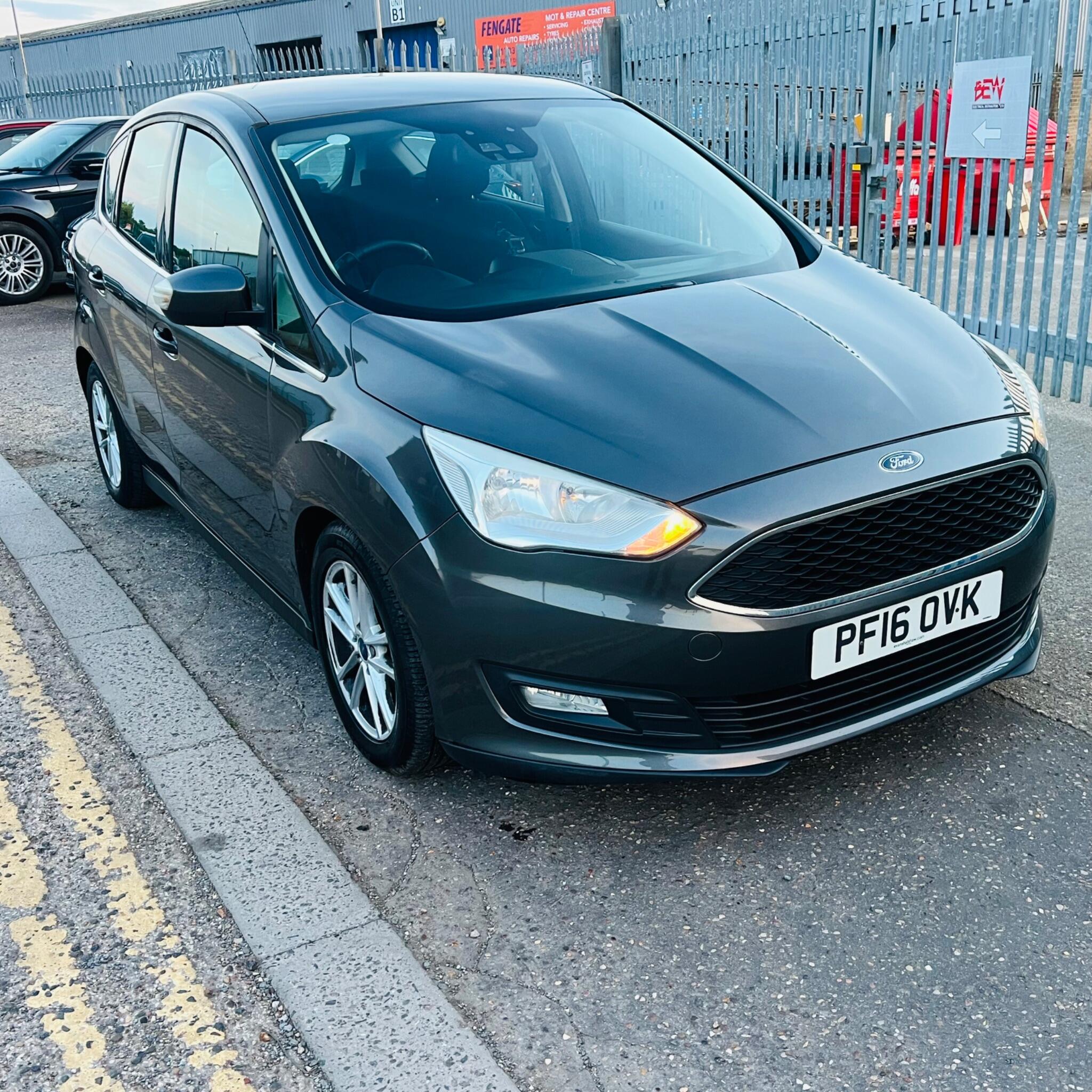 Ford C-Max view 4