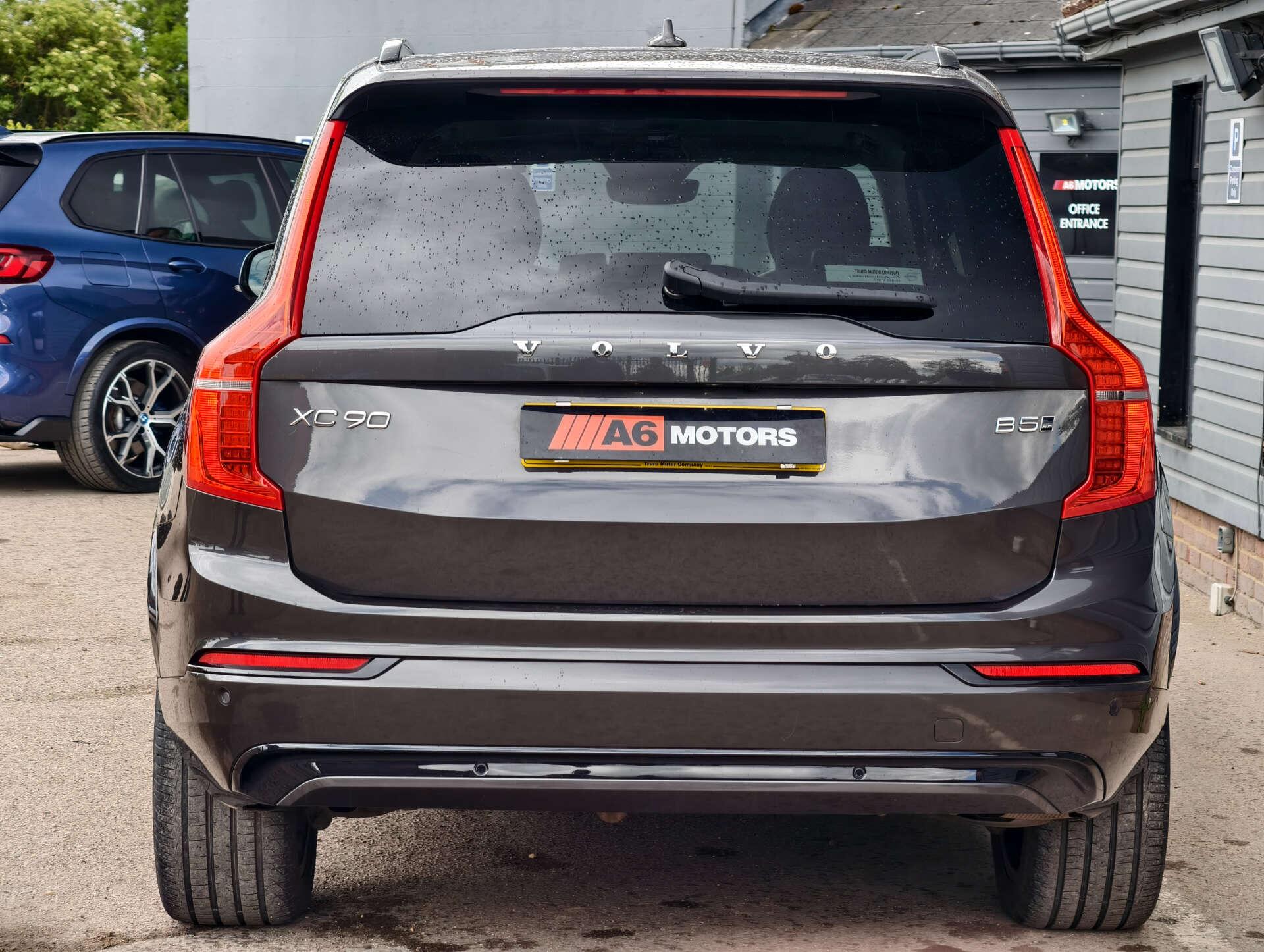 Volvo XC90 view 17