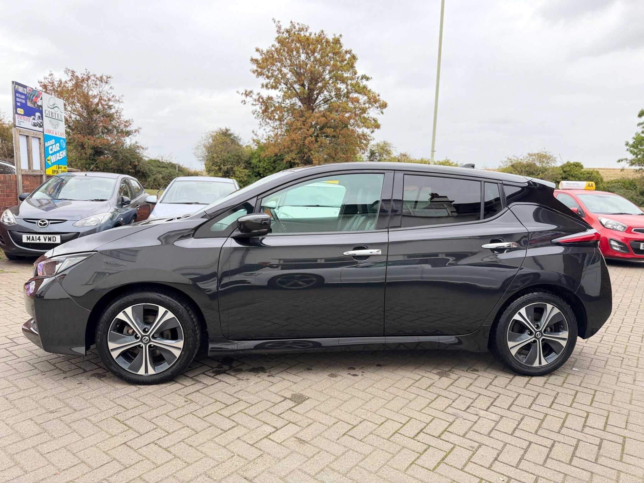 Nissan Leaf view 4