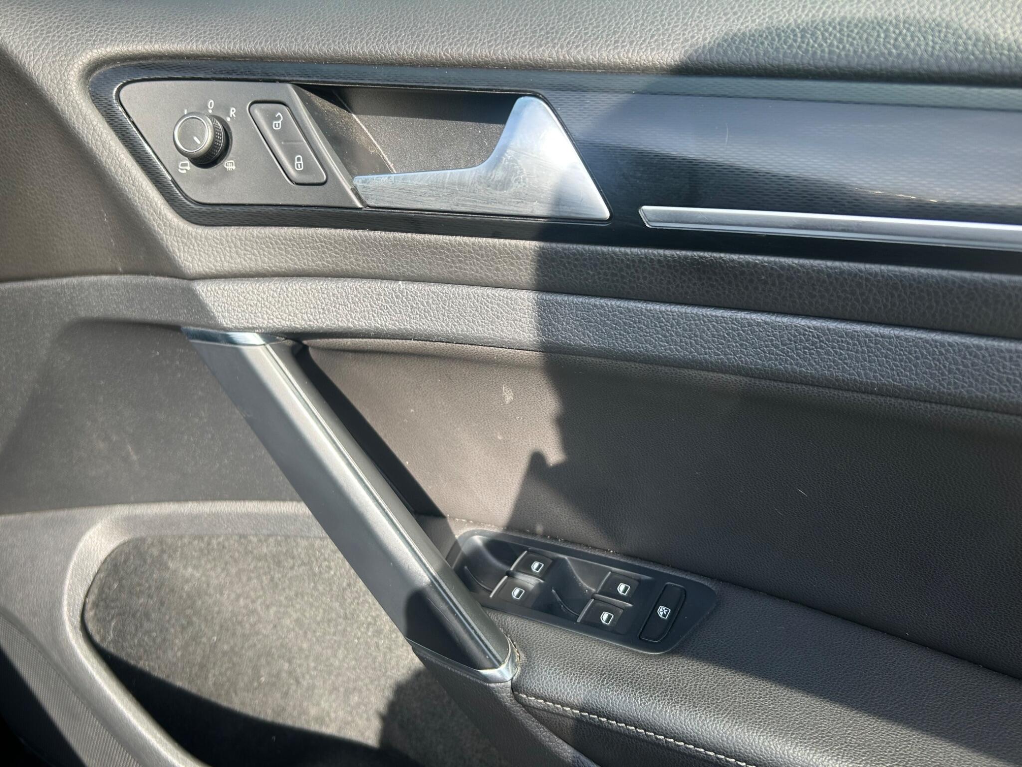 Volkswagen Golf view 28