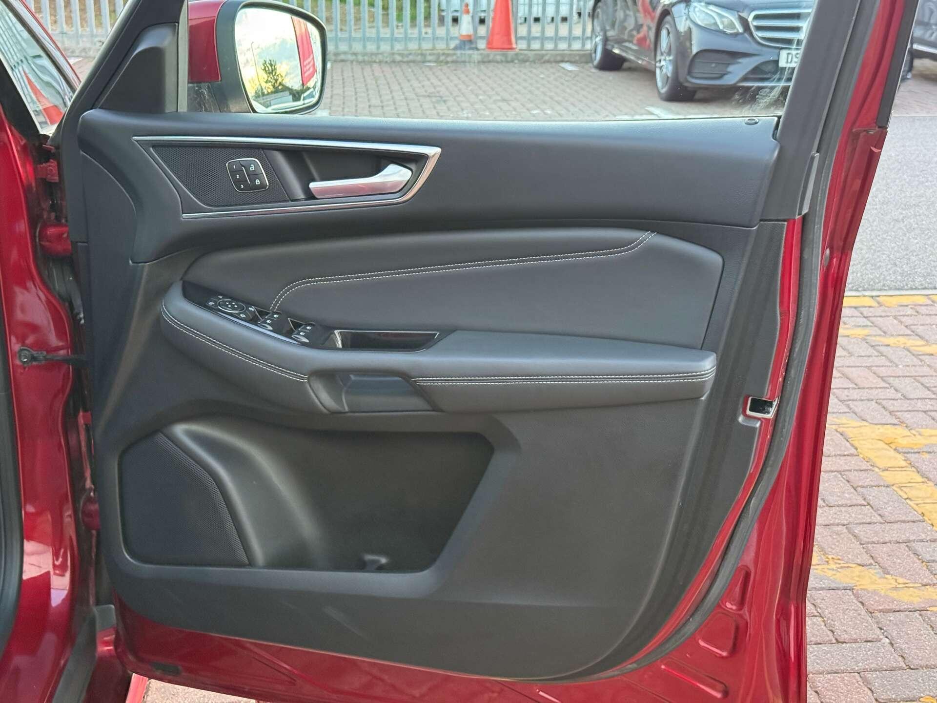 Ford S-Max view 18
