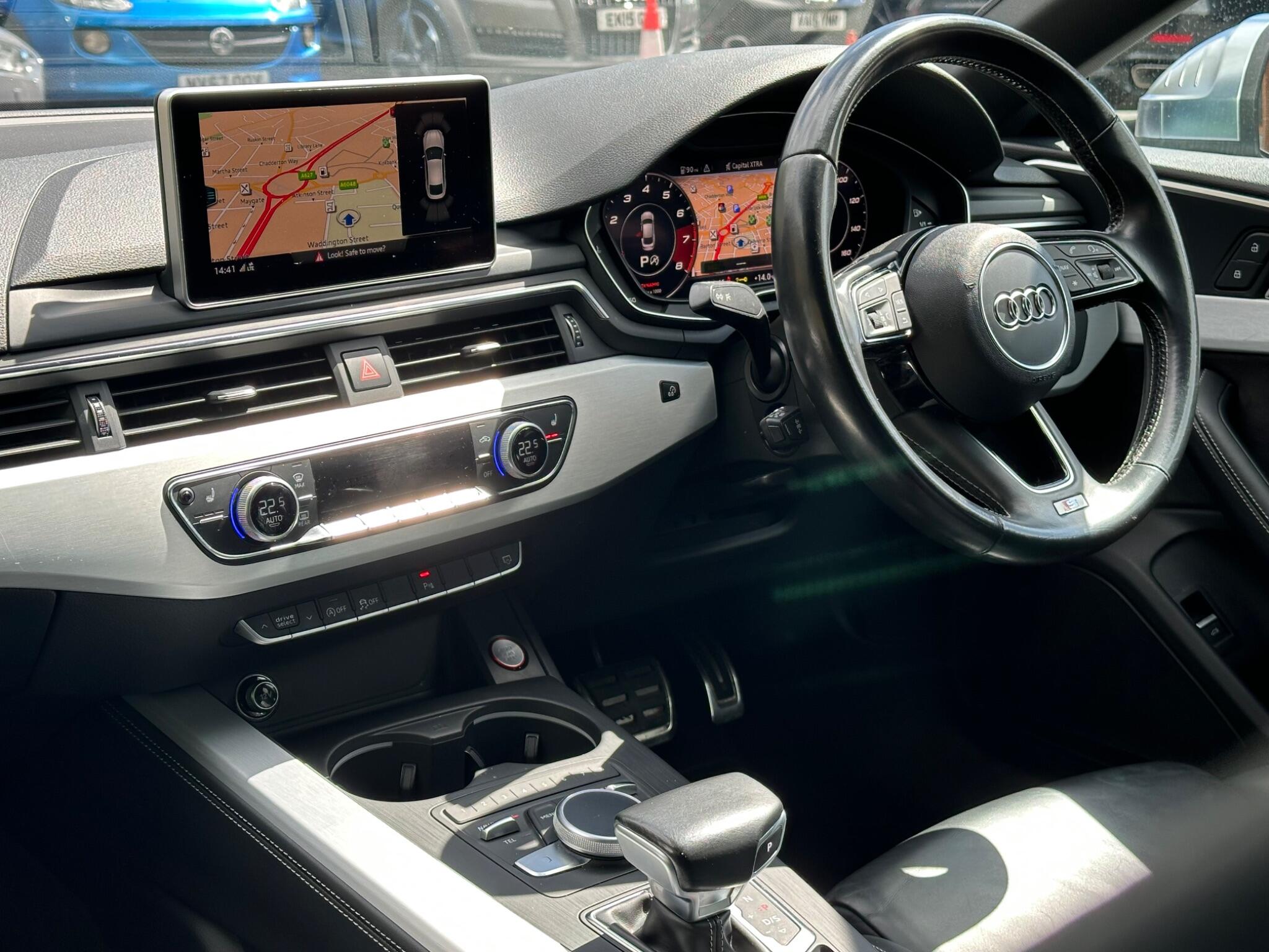 Audi S5 view 11