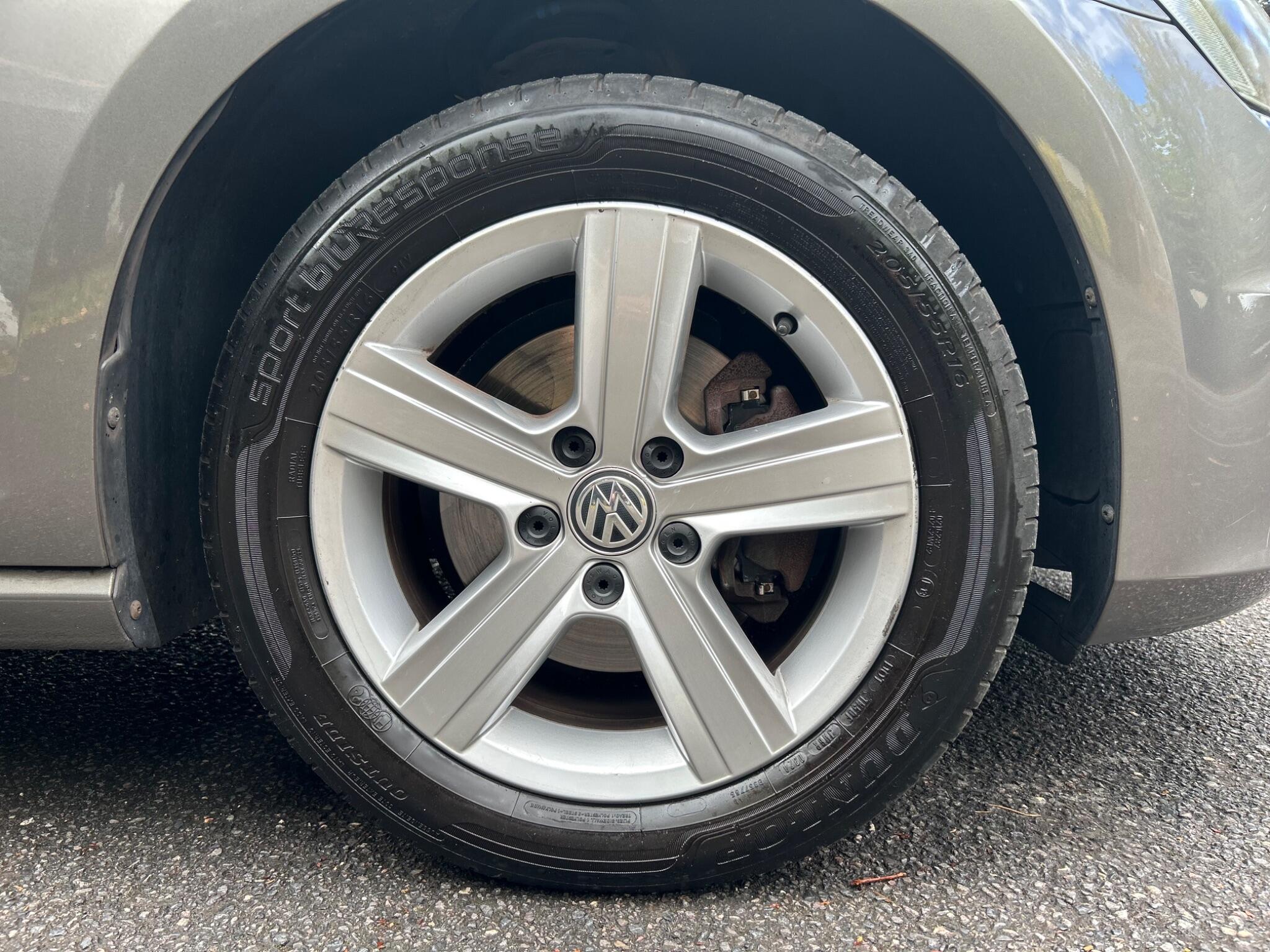 Volkswagen Golf view 29