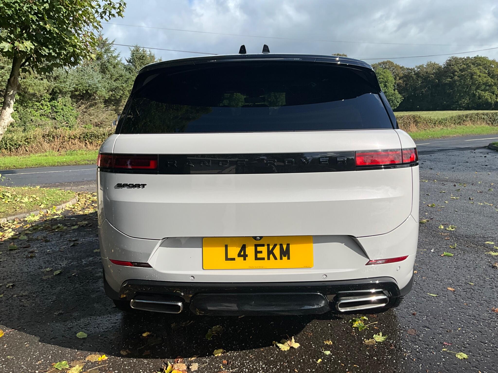 Land Rover Range Rover Sport view 4
