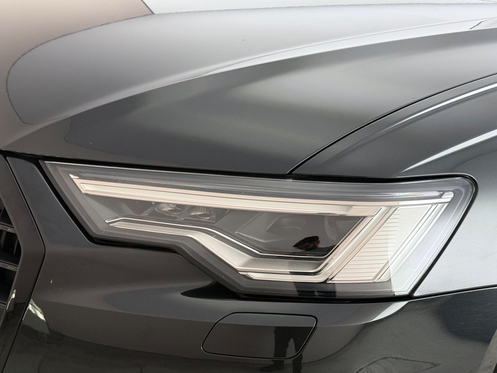 Audi A6 view 11