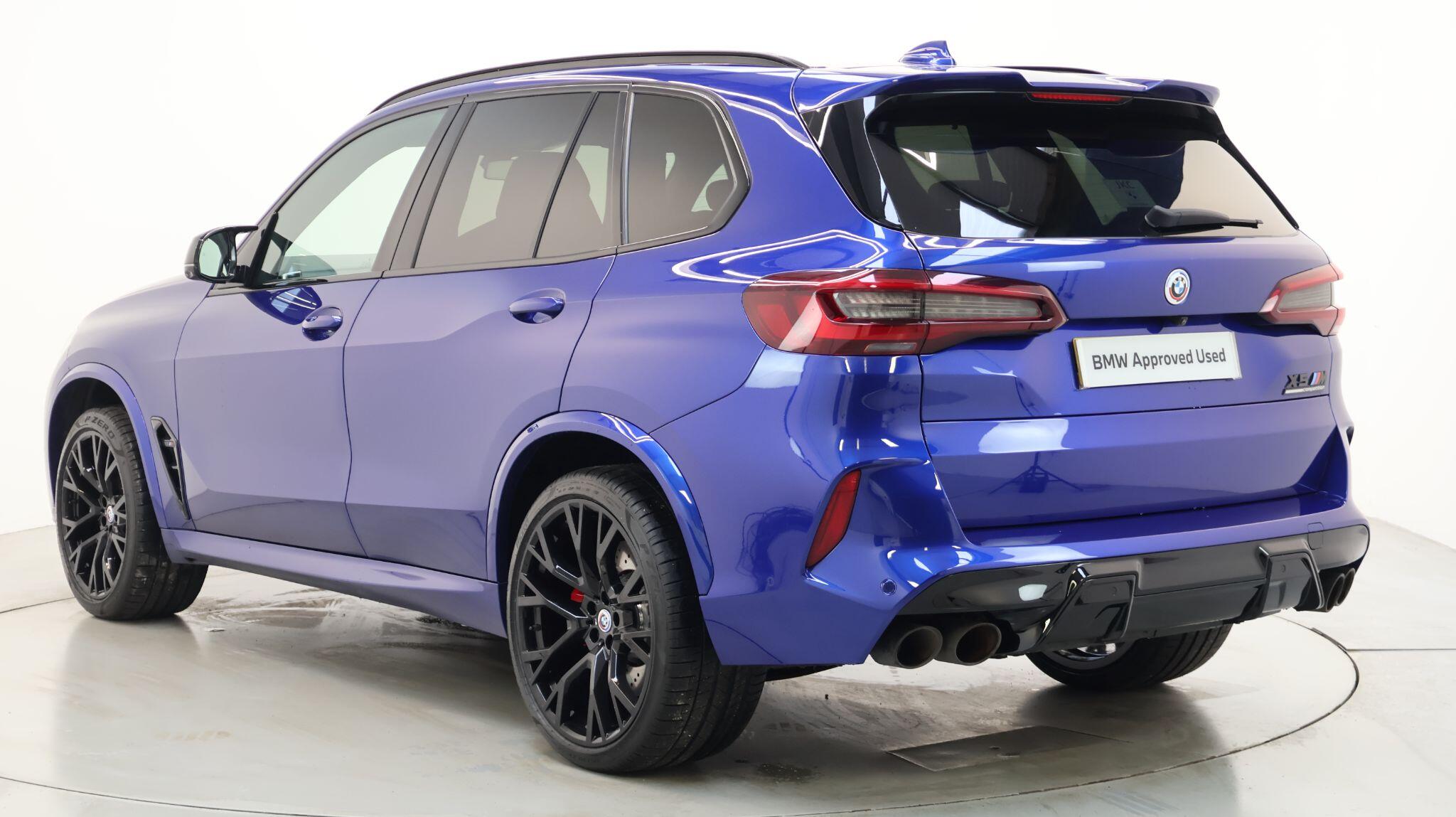BMW X5 M view 2