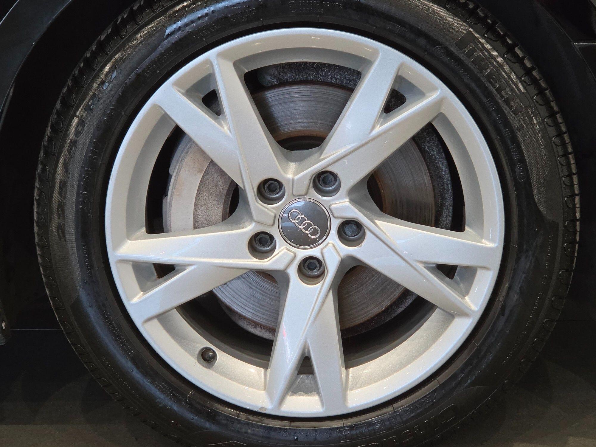 Audi A4 view 5