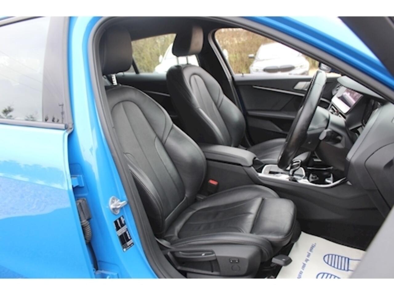 BMW 1 Series view 15