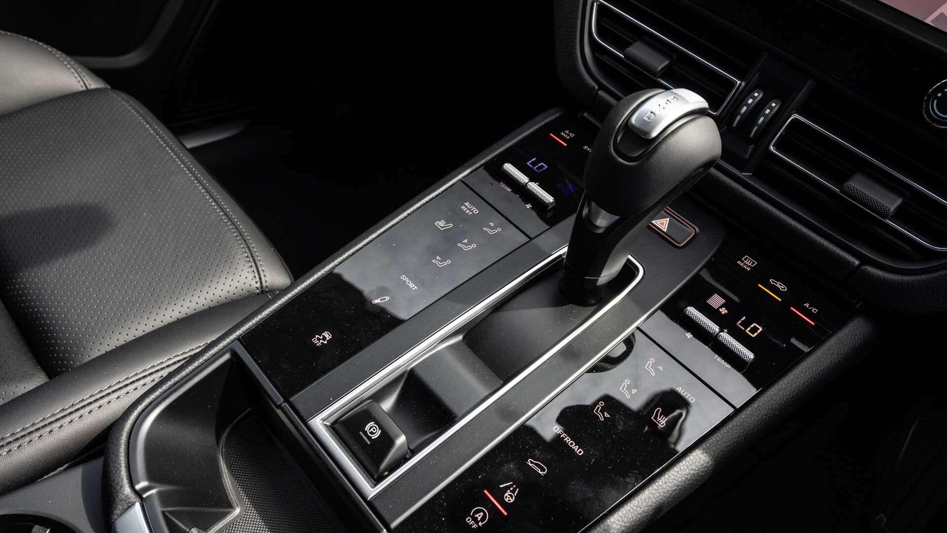 Porsche Macan view 10